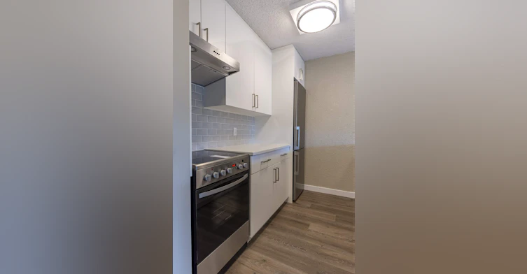 01 - 1001-9837 110 Street NW, Edmonton, AB, T5K 2L8 - 7