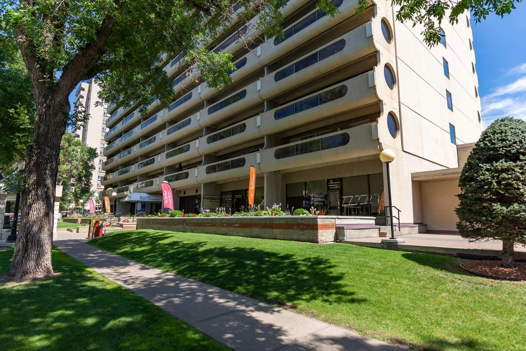 01 - 1001-9837 110 Street NW, Edmonton, AB, T5K 2L8 - 2
