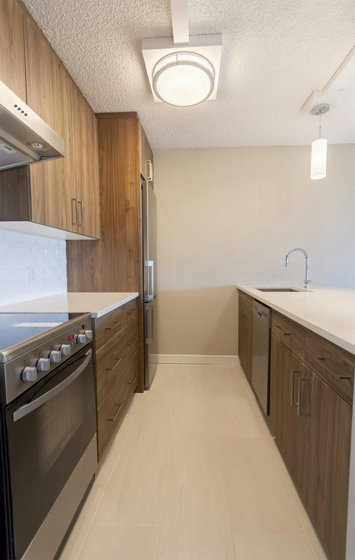 01 - 1001-9837 110 Street NW, Edmonton, AB, T5K 2L8 - 8