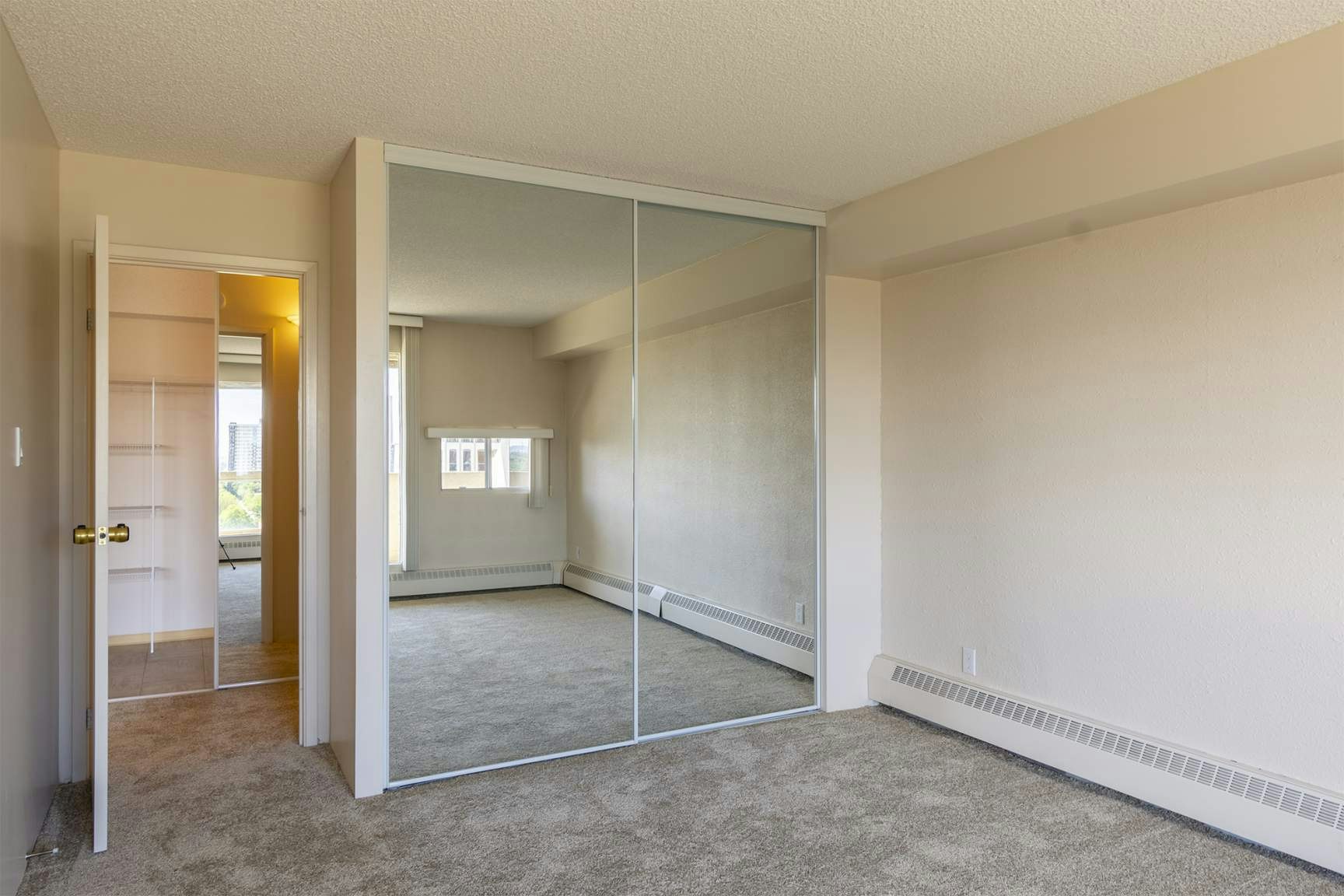 01 - 1001-9837 110 Street NW, Edmonton, AB, T5K 2L8 - 23