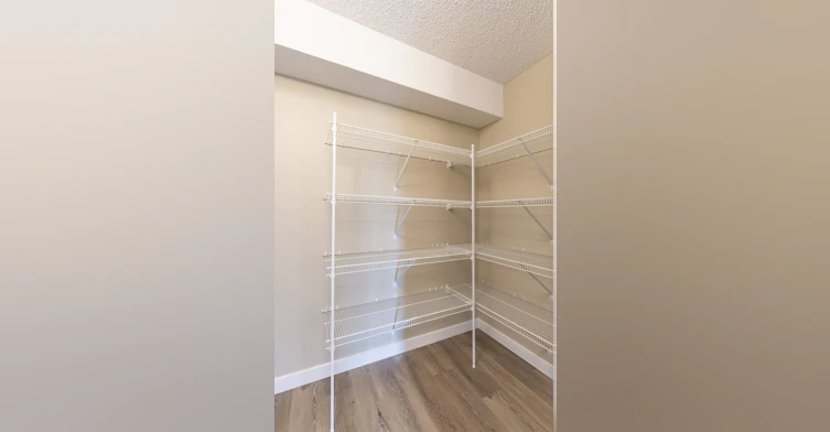 01 - 701-9837 110 Street NW, Edmonton, AB, T5K 2L8 - 25