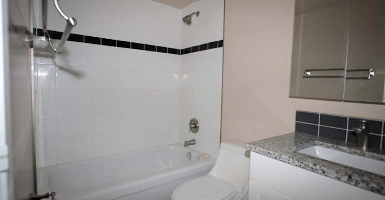 01 - 412-9837 110 Street NW, Edmonton, AB, T5K 2L8 - 17
