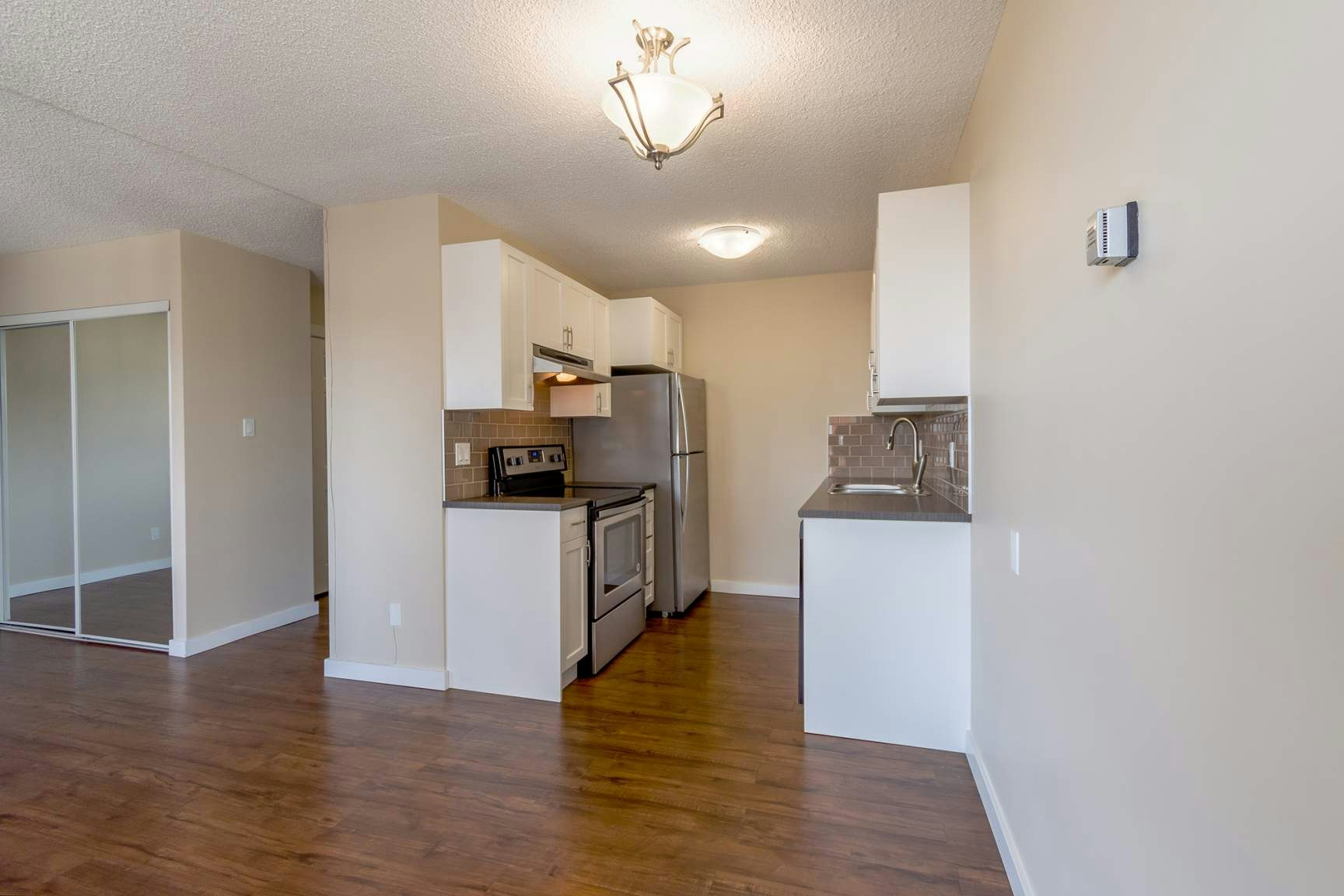 01 - 0801-10159 118 Street NW, Edmonton, AB, T5K 2K1 - 4