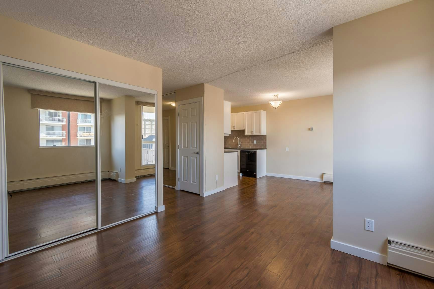01 - 0801-10159 118 Street NW, Edmonton, AB, T5K 2K1 - 19