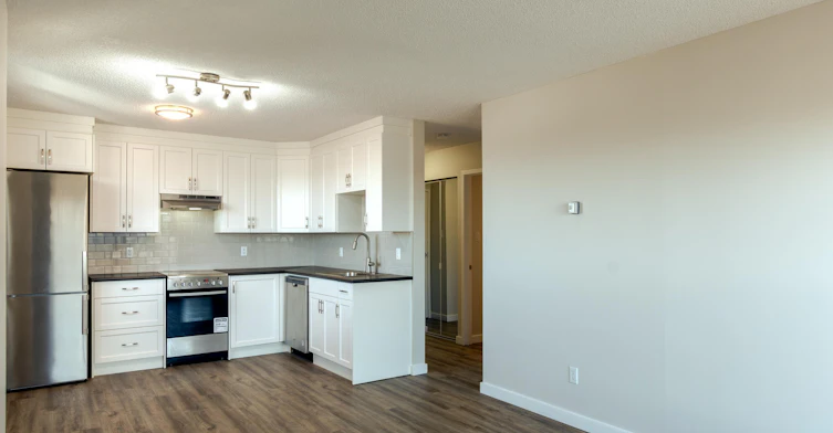 01 - 0801-10159 118 Street NW, Edmonton, AB, T5K 2K1 - 6