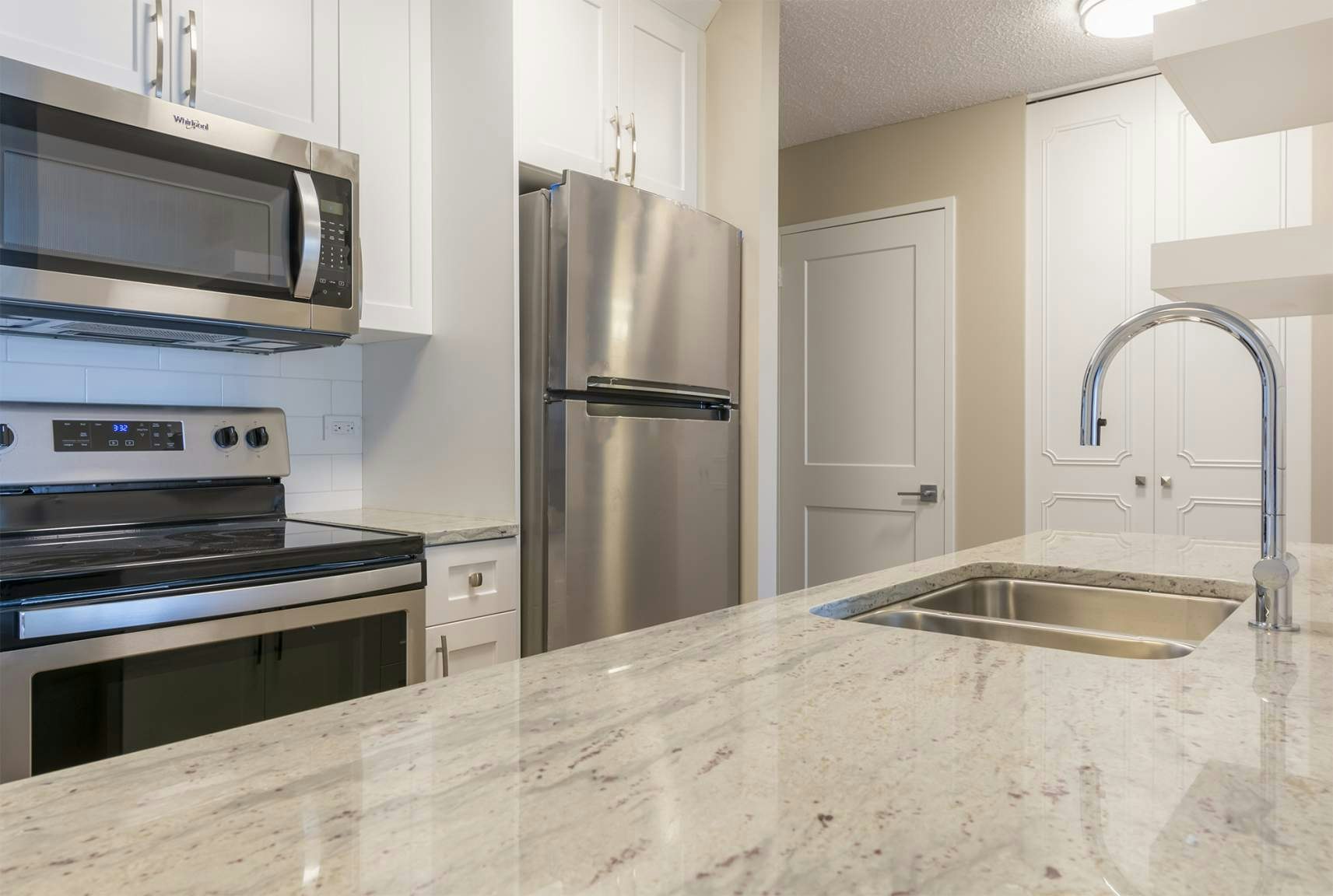 01 - 1605-11808 100 Avenue NW, Edmonton, AB, T5K 0K4 - 2