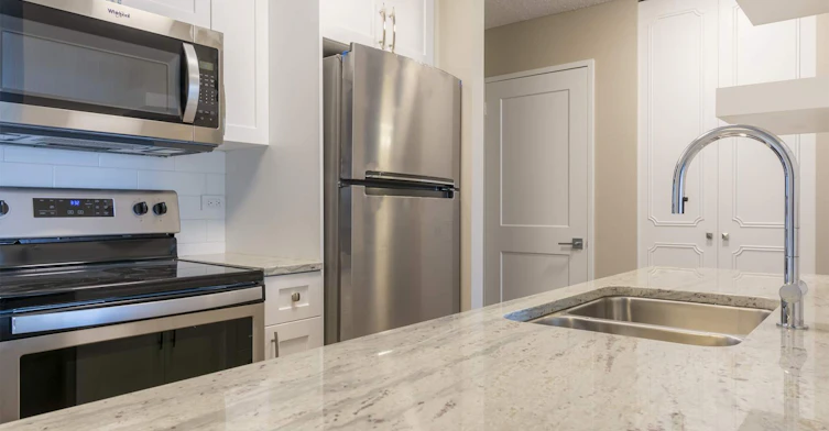 01 - 1605-11808 100 Avenue NW, Edmonton, AB, T5K 0K4 - 2