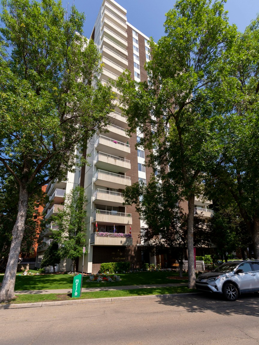 01 - 807-11808 100 Avenue NW, Edmonton, AB, T5K 0K4 - 7