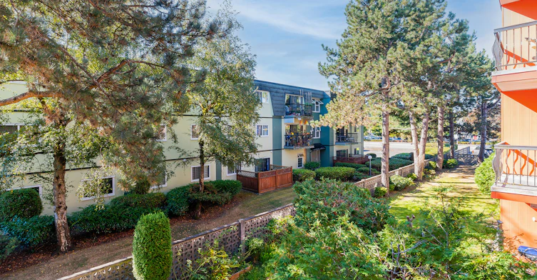 01 - 120-10100 No. 3 Road, Richmond, BC, V7A 1W5