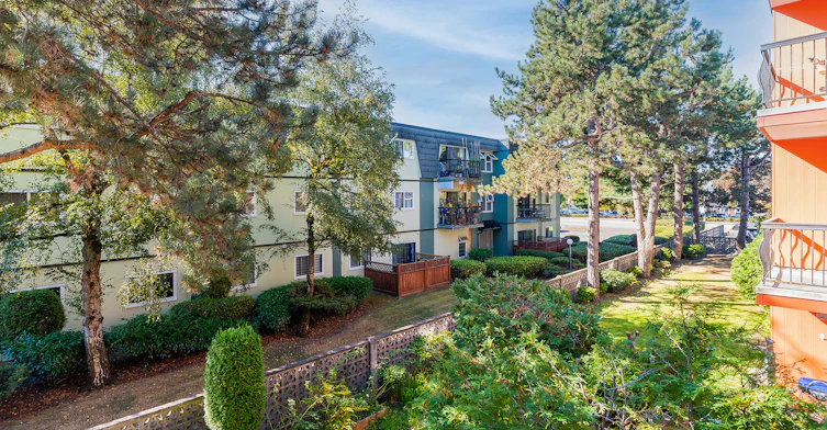 01 - 221-10100 No. 3 Road, Richmond, BC, V7A 1W5
