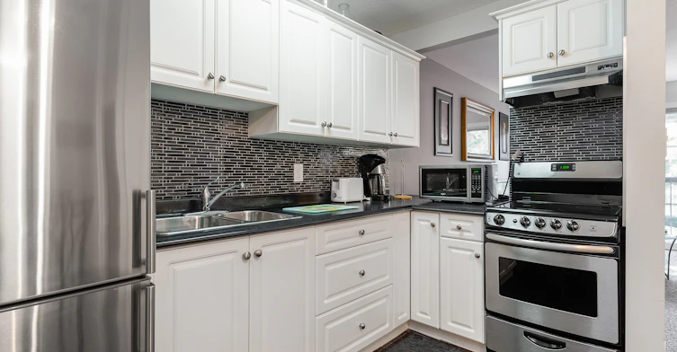01 - 221-10100 No. 3 Road, Richmond, BC, V7A 1W5 - 4