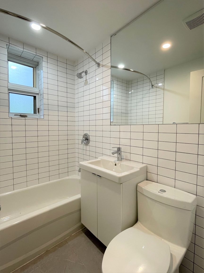 2 Basking Ridge, Toronto, ON, M8Y 1Y4 - 18