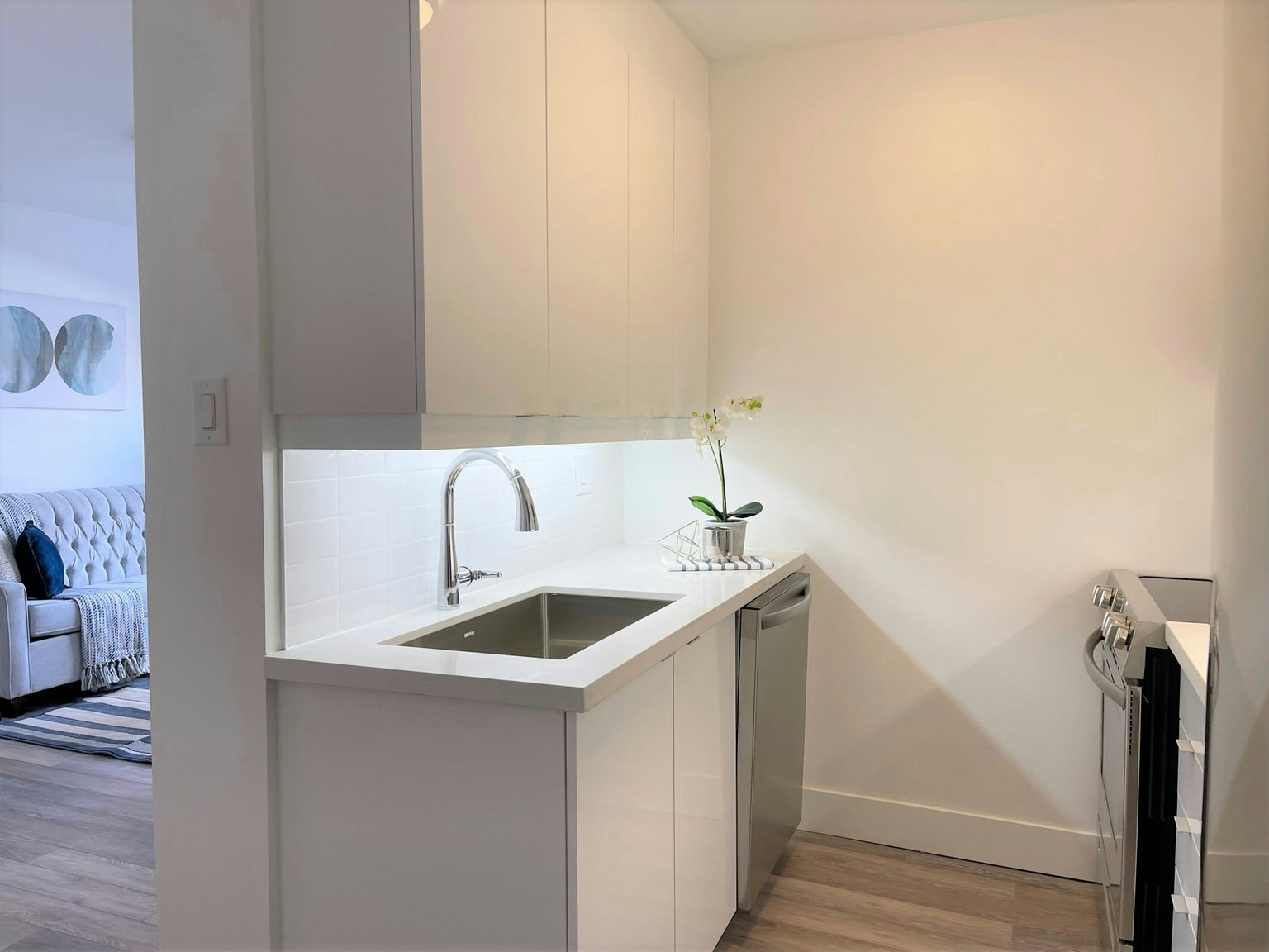 2 Basking Ridge, Toronto, ON, M8Y 1Y4 - 4
