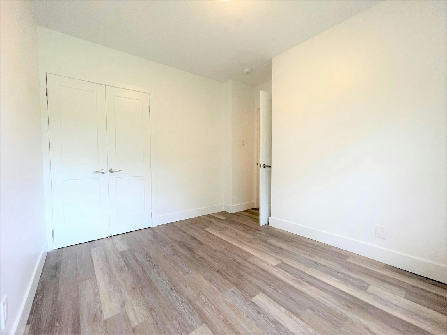2 Basking Ridge, Toronto, ON, M8Y 1Y4 - 16
