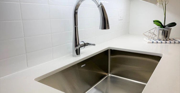 2 Basking Ridge, Toronto, ON, M8Y 1Y4 - 5