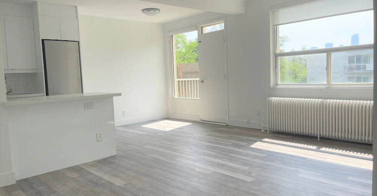 2 Basking Ridge, Toronto, ON, M8Y 1Y4