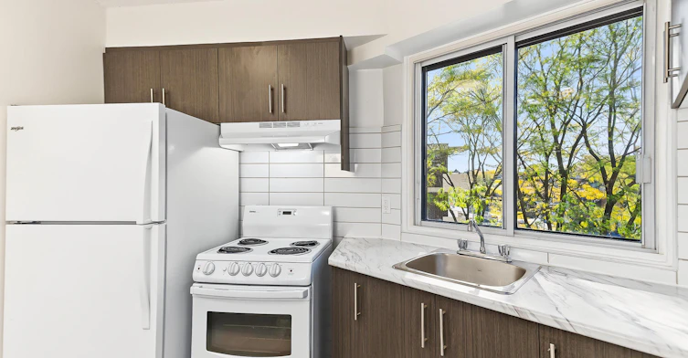 301-5450 Queen Mary Chemin, Montréal, QC, H3X 3V3 - 4