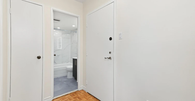 301-5450 Queen Mary Chemin, Montréal, QC, H3X 3V3 - 14