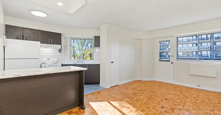 301-5450 Queen Mary Chemin, Montréal, QC, H3X 3V3 - 6