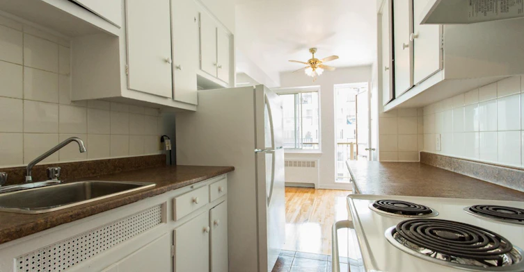 602D-6920 Fielding, Montréal, QC, H4V 1P5 - 3