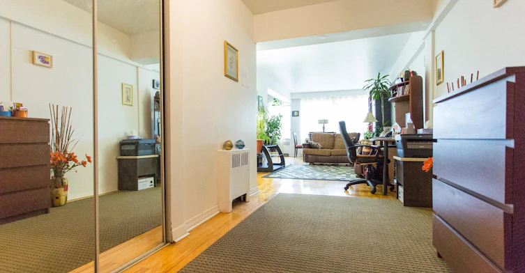 202E-6920 Fielding, Montréal, QC, H4V 1P5 - 2