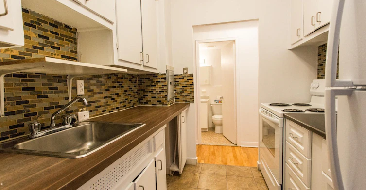 102E-6920 Fielding, Montréal, QC, H4V 1P5 - 3
