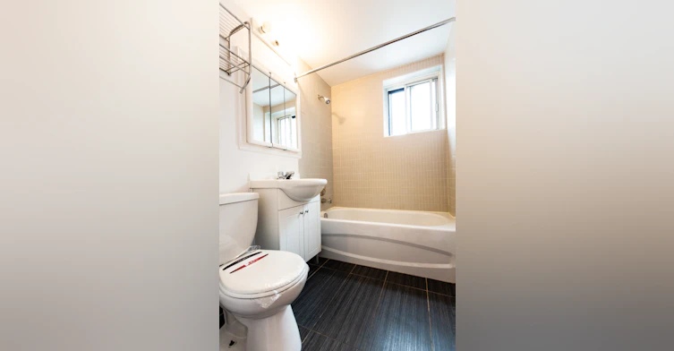 209A-6001 De La Côte Saint Luc Chemin, Montréal, QC, H3X 2G4 - 7