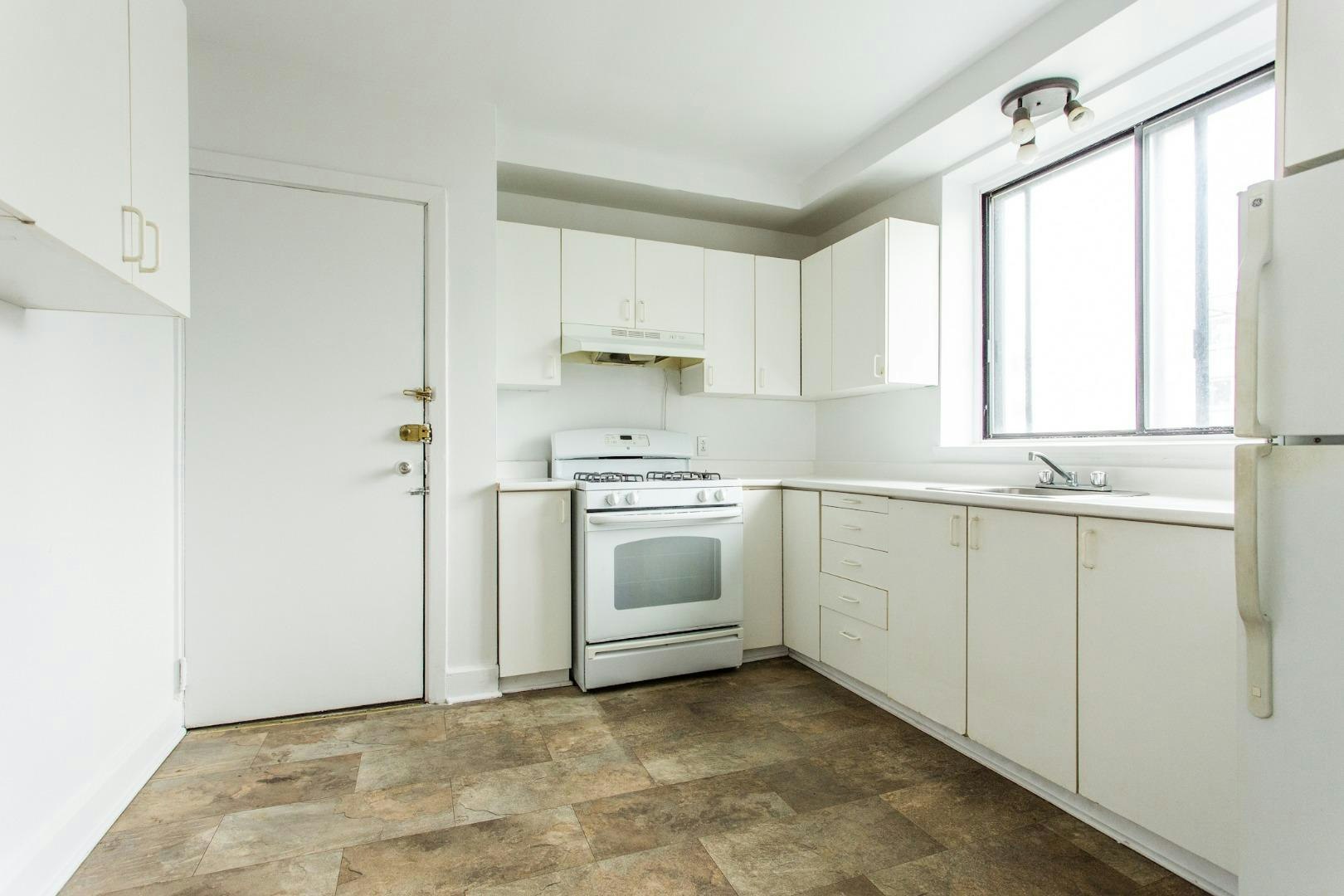 309A-6001 De La Côte Saint Luc Chemin, Montréal, QC, H3X 2G4 - 2