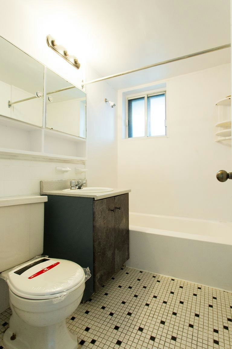 207A-6001 De La Côte Saint Luc Chemin, Montréal, QC, H3X 2G4 - 4