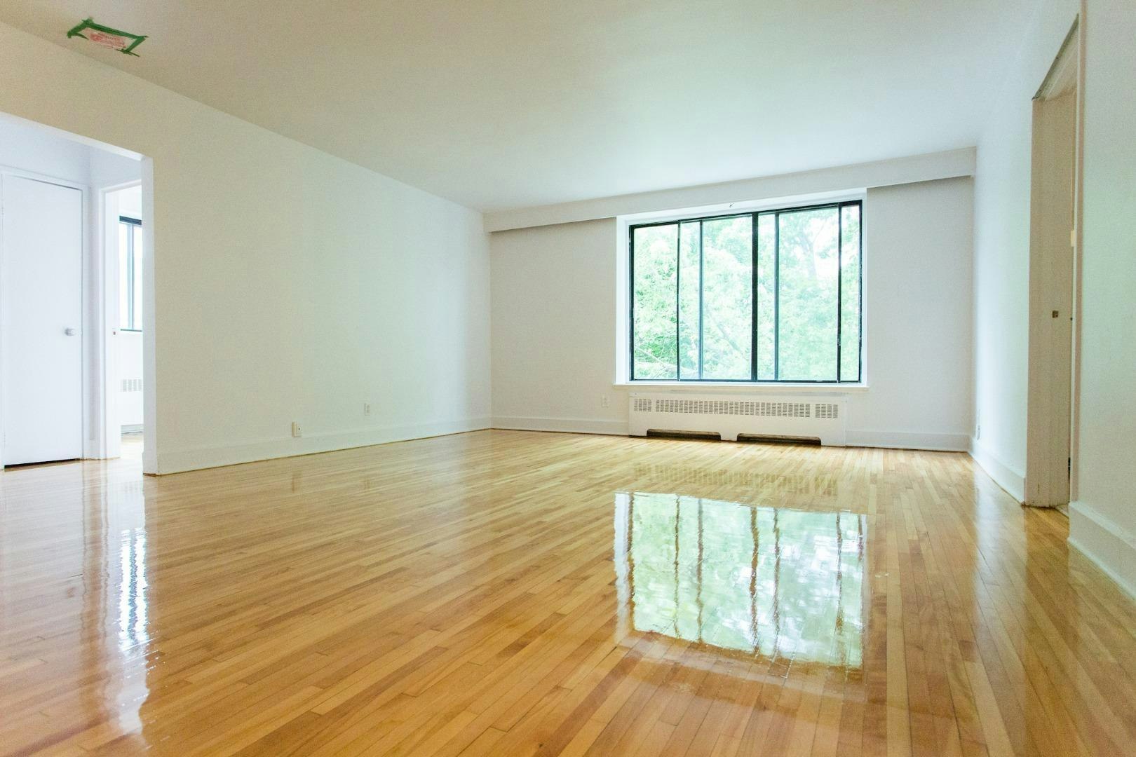 210A-6001 De La Côte Saint Luc Chemin, Montréal, QC, H3X 2G4 - 2