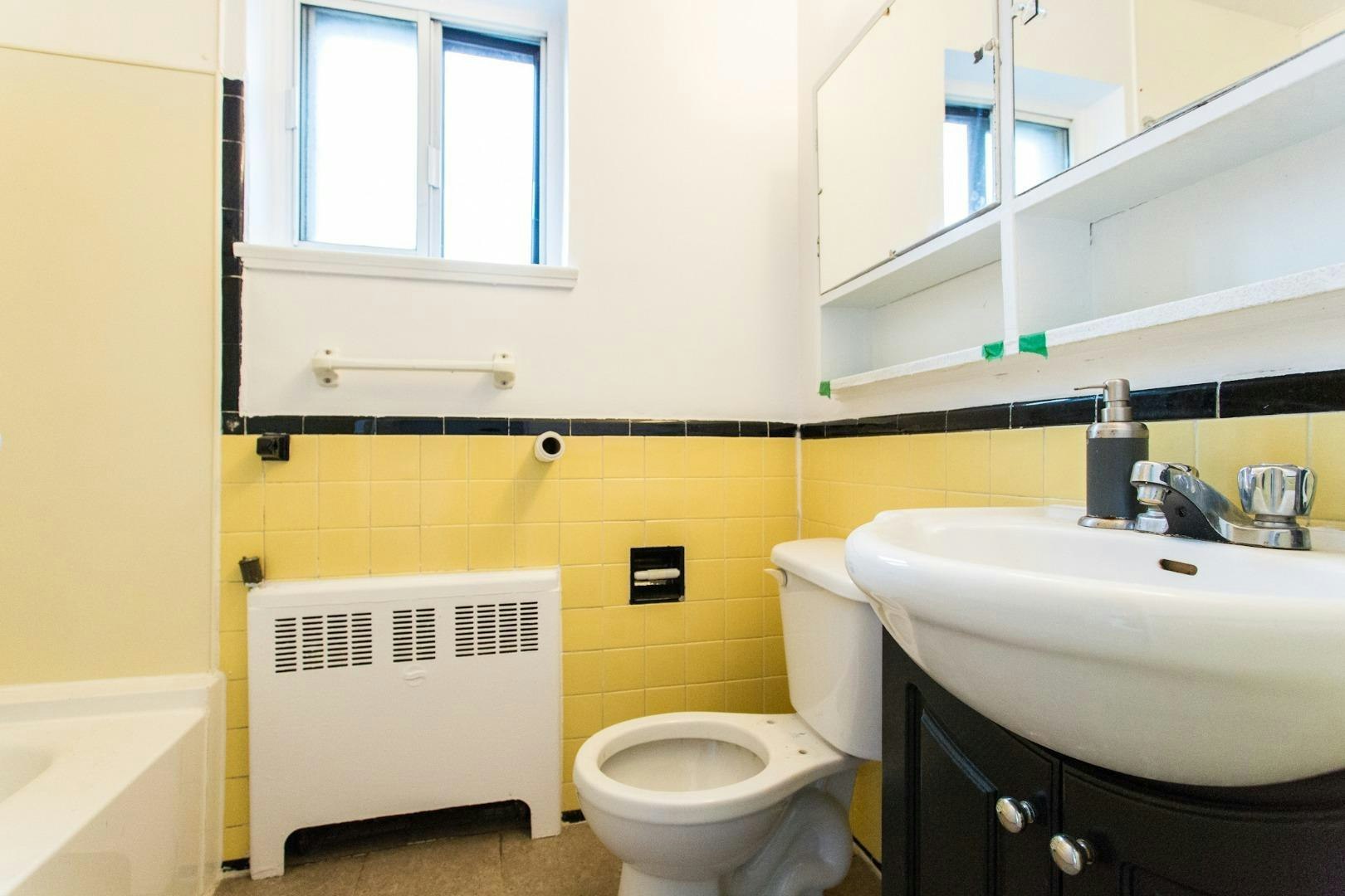 210A-6001 De La Côte Saint Luc Chemin, Montréal, QC, H3X 2G4 - 5