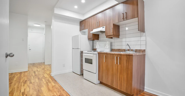 8-2415 Madison Avenue, Montréal, QC, H4B 2T5 - 7