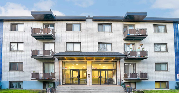 8-2415 Madison Avenue, Montréal, QC, H4B 2T5