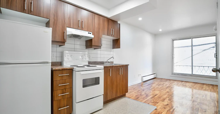 8-2415 Madison Avenue, Montréal, QC, H4B 2T5 - 8