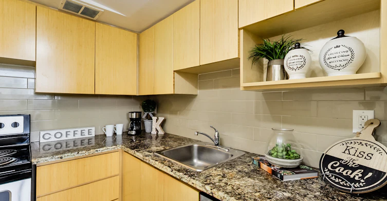 0901-625 Roselawn Avenue, Toronto, ON, M5N 1K7 - 14