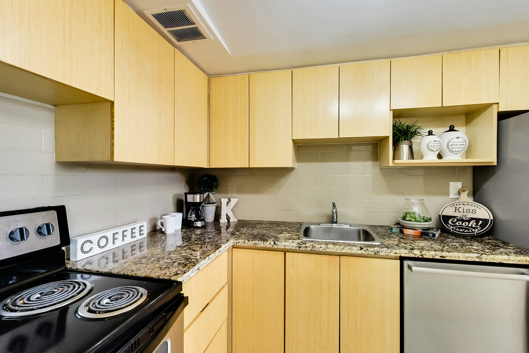 1105-625 Roselawn Avenue, Toronto, ON, M5N 1K7 - 22