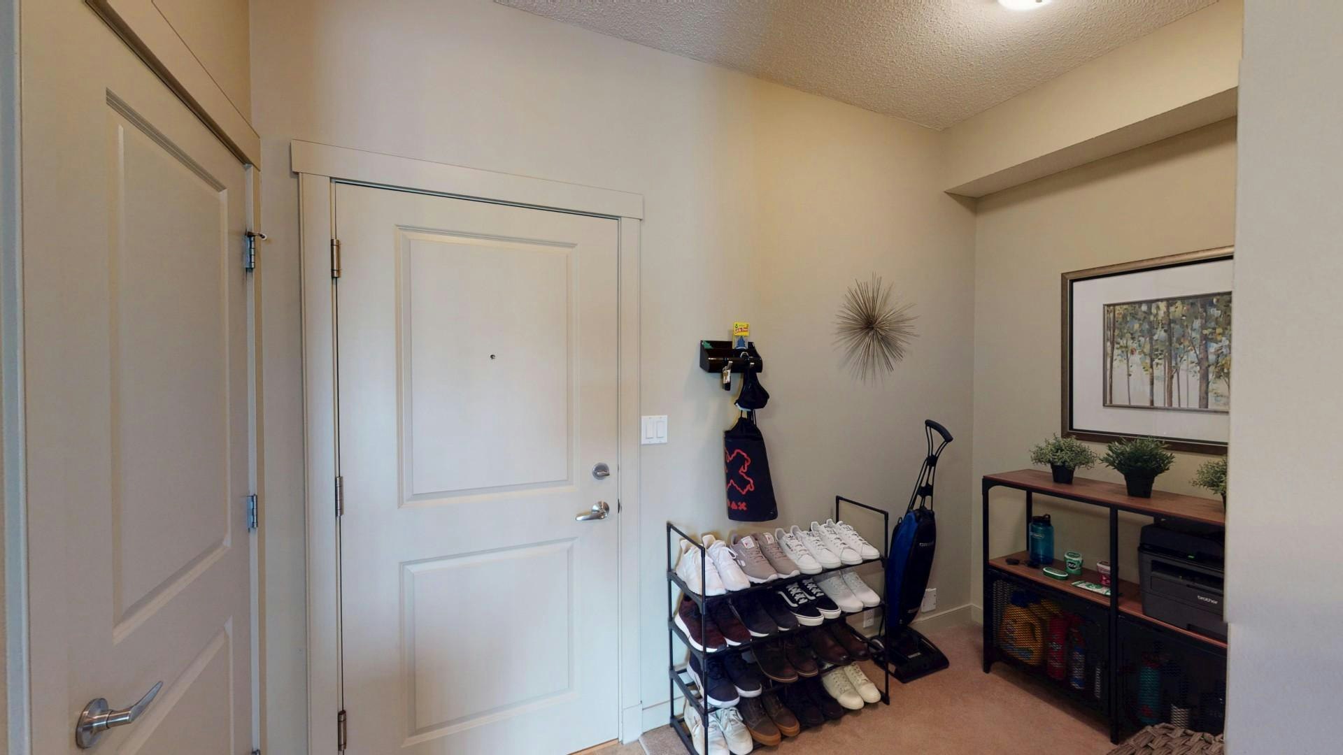 5605 Henwood Street SW, Calgary, AB, T3E 7R2 - 8