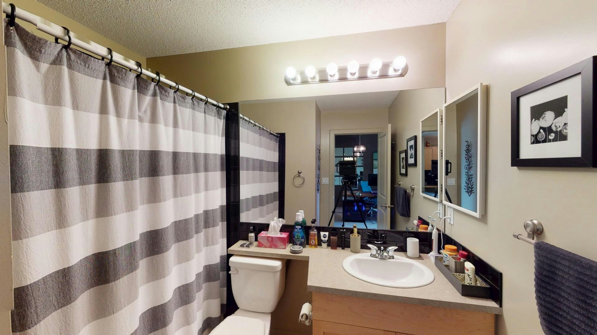 5605 Henwood Street SW, Calgary, AB, T3E 7R2 - 11