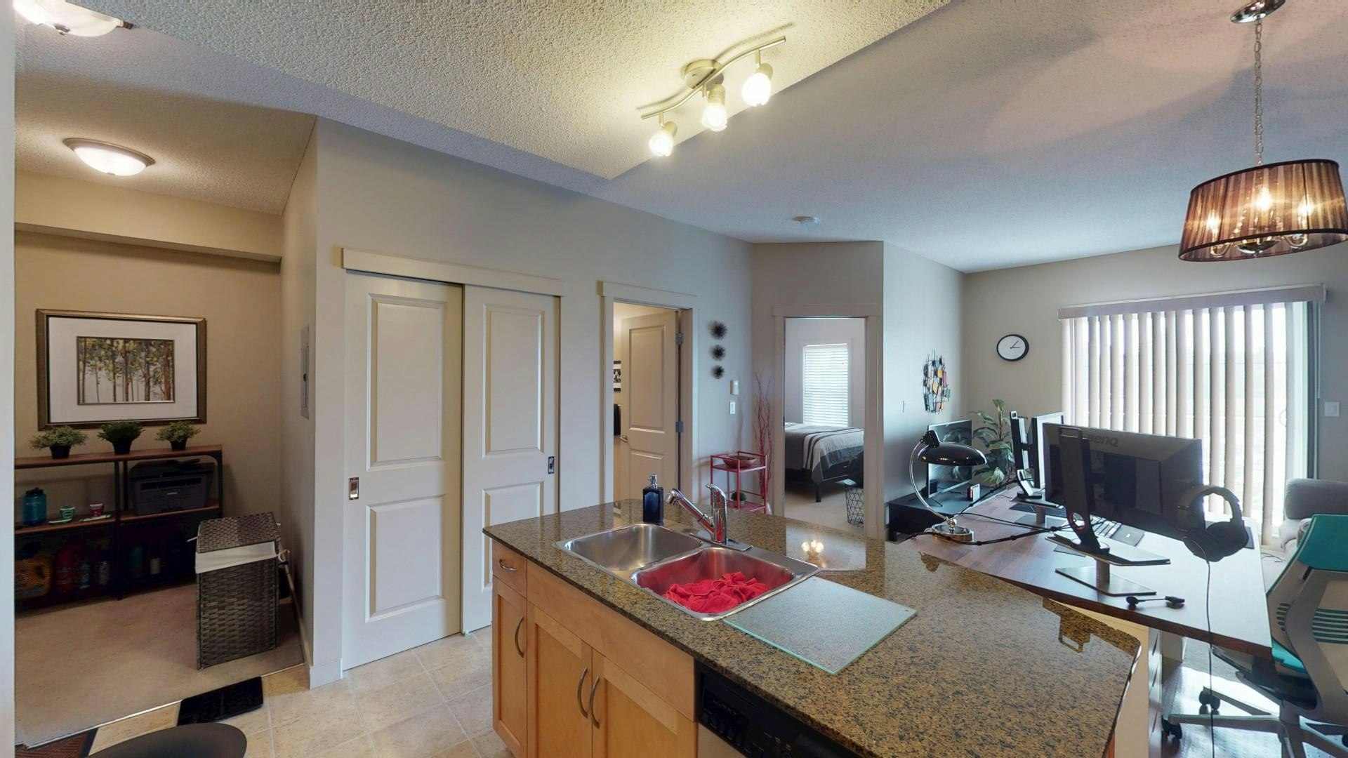 5605 Henwood Street SW, Calgary, AB, T3E 7R2 - 4