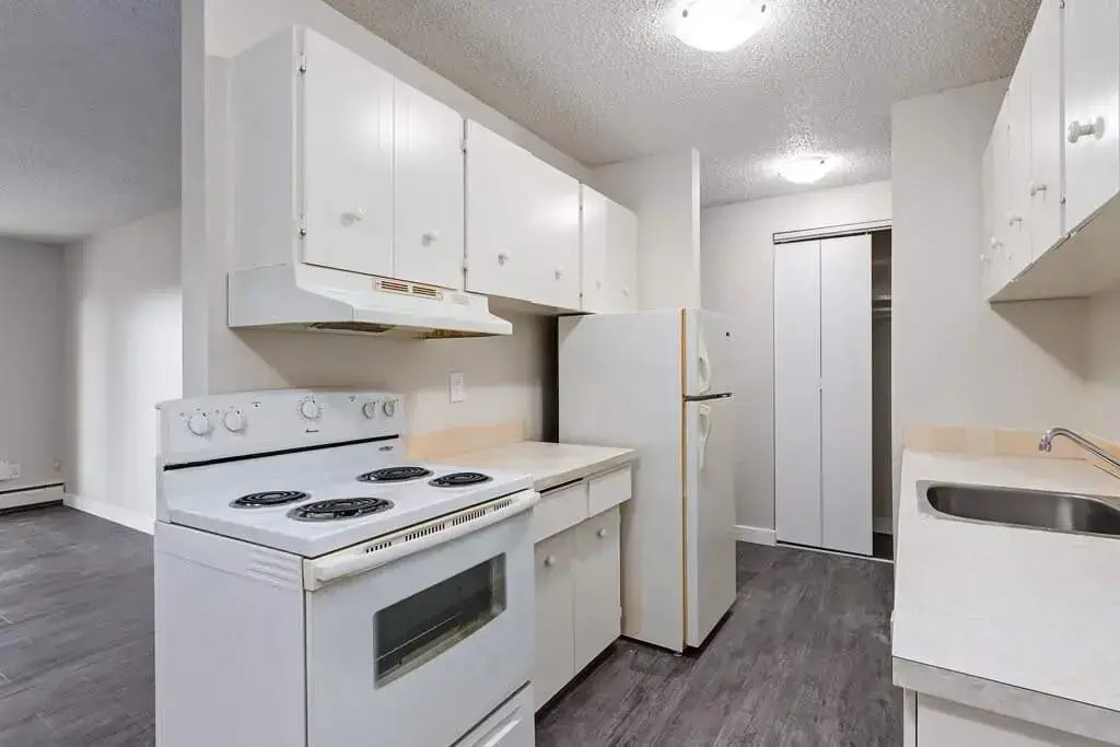 102-1411 Ashgrove Road South, Lethbridge, AB, T1K 3L8 - 2