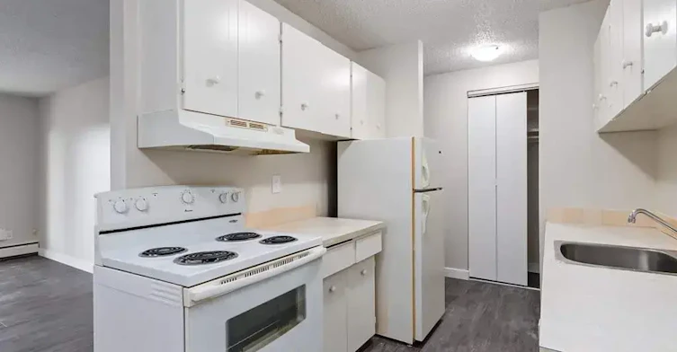 102-1411 Ashgrove Road South, Lethbridge, AB, T1K 3L8 - 2