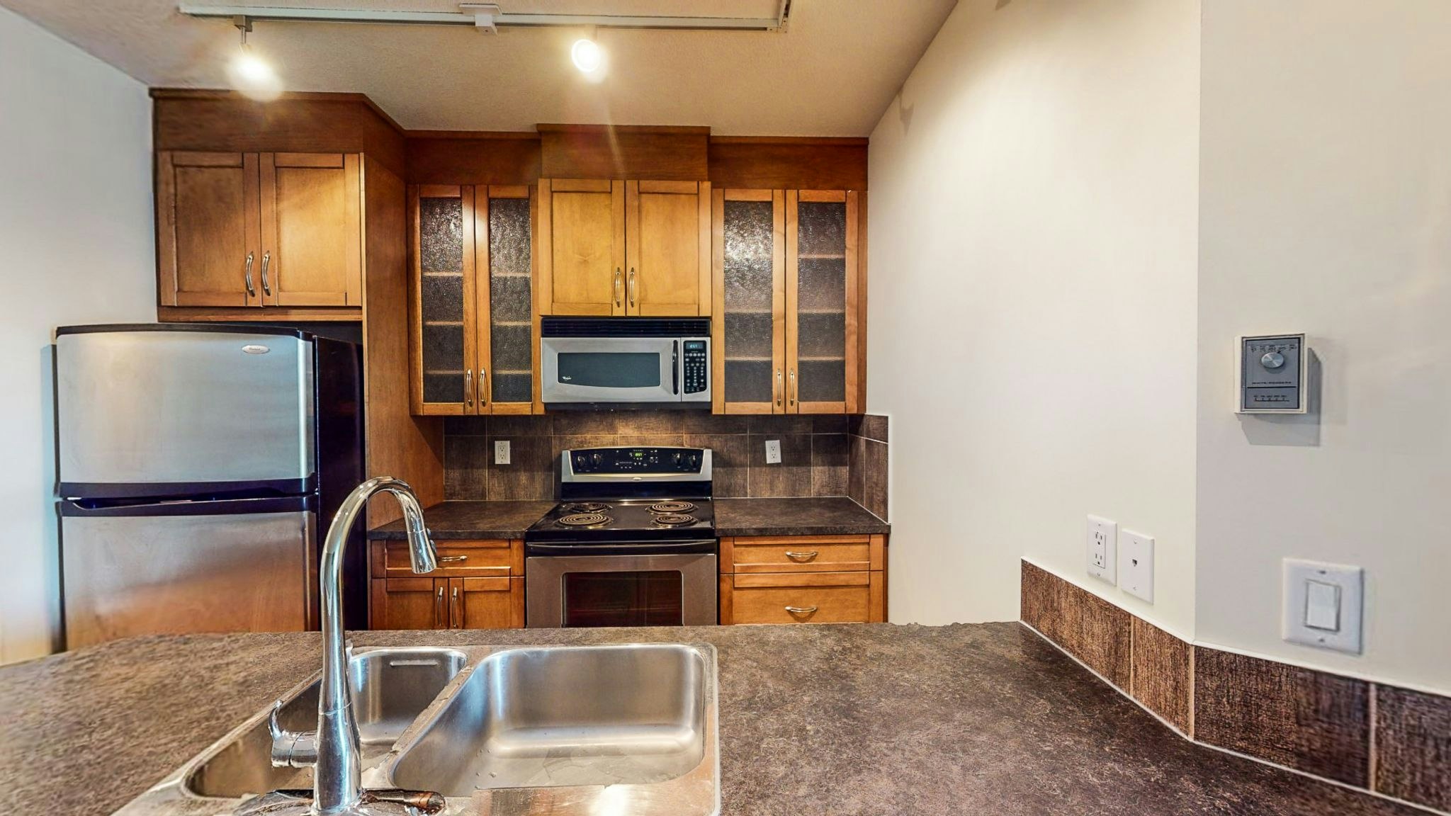 328 21 Avenue Southwest, Calgary, AB, T2S 0G8 - 2