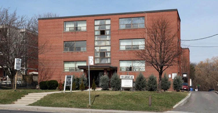1728 Lawrence Avenue West, Toronto, ON, M6L 1C7 - 4