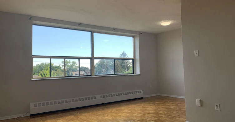 1728 Lawrence Avenue West, Toronto, ON, M6L 1C7 - 5