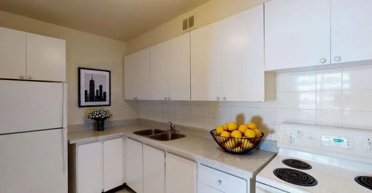 438-322 Eglinton Avenue East, Toronto, ON, M4P 1L6