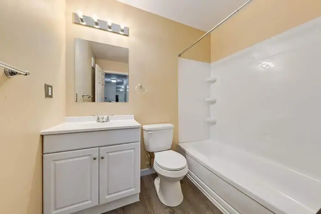 103-10803 113 Street NW, Edmonton, AB, T5H 3J1 - 16