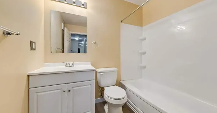 103-10803 113 Street NW, Edmonton, AB, T5H 3J1 - 16