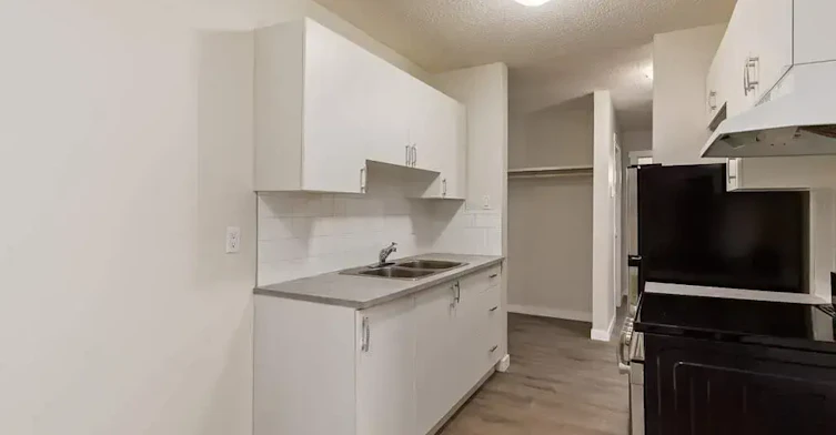 103-10803 113 Street NW, Edmonton, AB, T5H 3J1 - 20