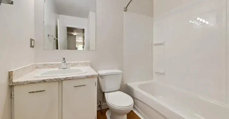 103-10803 113 Street NW, Edmonton, AB, T5H 3J1 - 6