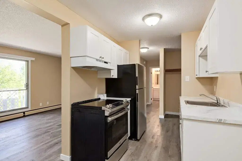 103-10803 113 Street NW, Edmonton, AB, T5H 3J1 - 11